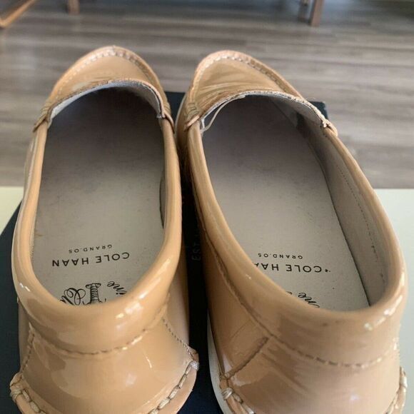 Cole Haan Beige Patent Loafer D42845‎ Pinch Weekend - Picture 3 of 6